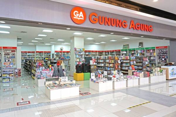 Toko Buku Gunung Agung Bakal Tutup: Cek Keuntungan Baca Printed Book Ketimbang e-Book