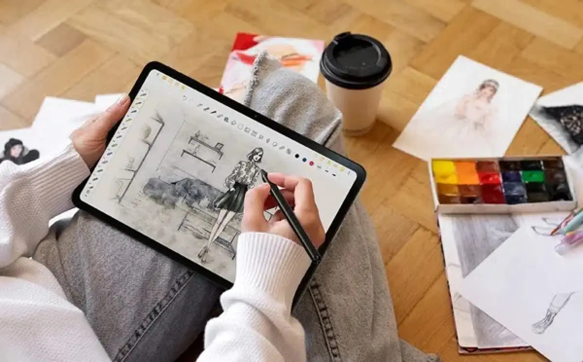 TCL TAB 11 Gen 2 dengan T pen (Sumber: TCL)