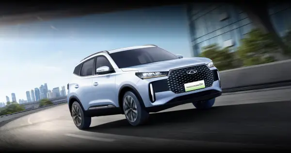 Chery Tiggo Cross CSH Hybrid dan Sport 1.5L Tampil di GIIAS 2025