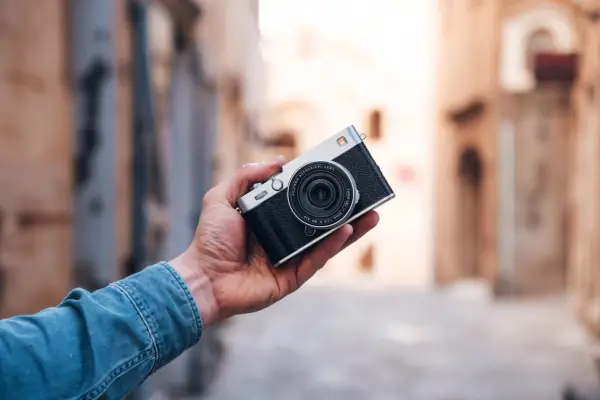 Fujifilm X-E5 dan Lensa Fujinon XF 23mm F2.8 R WR Resmi Dijual di Indonesia, Berapa Harganya?