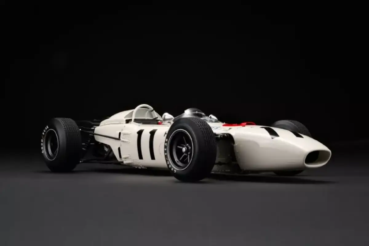 Miniatur mobil balap Honda RA272. (Sumber: Honda)
