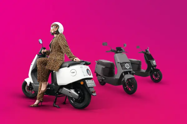 Polytron Fox 200: Sepeda Motor Listrik Khusus untuk Perempuan