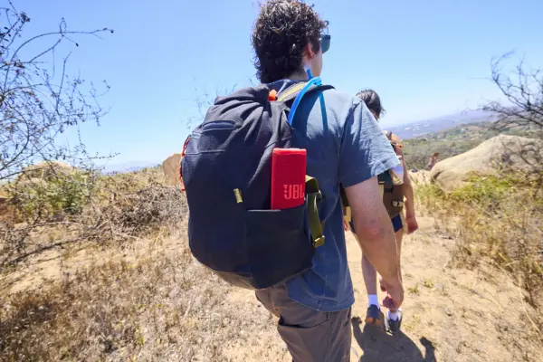 JBL Meluncurkan Speaker Boombox 4 dan Grip, Tengok Harga dan Speknya