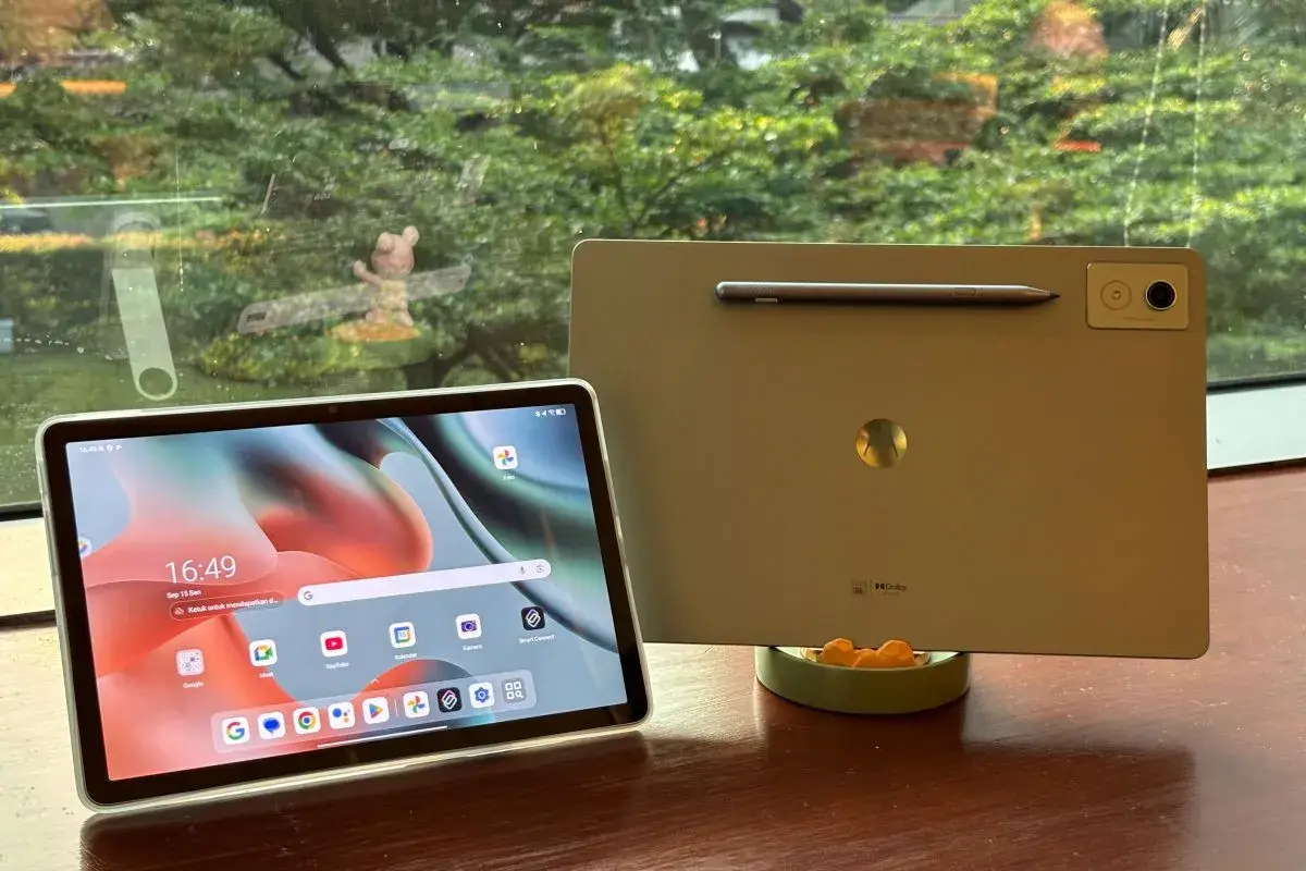 Motorola Moto Pad 60 Lite (kiri) dan 60 Pro. (Sumber: motorola)