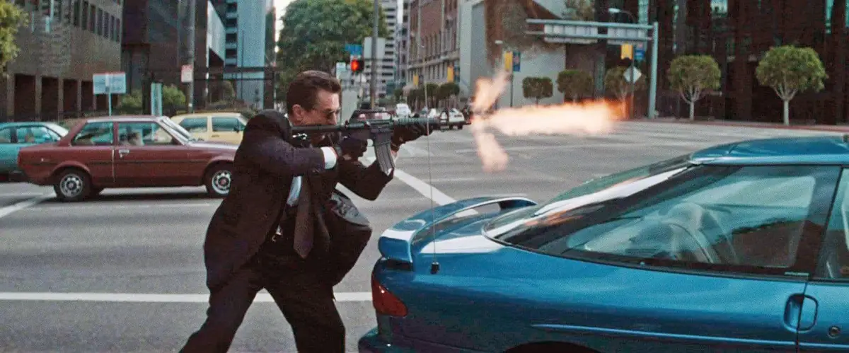 Cuplikan adegan dalam film Heat (1995).