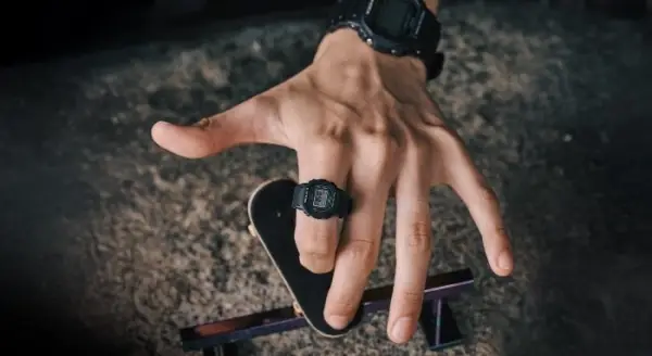 G-SHOCK DWN-5600 Berukuran Sekecil Cincin, Tersedia 3 Pilihan Warna