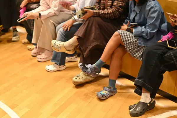 Bae Leopard Clog Edisi Spesial Croctober Dijual Seharga Satu Jutaan