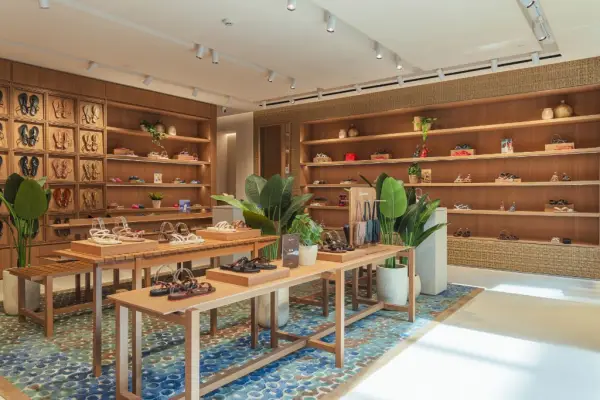 Gerai Ipanema Hadir di Pondok Indah Mall, Ada Sandal Kolaborasi dengan Seniman Lokal