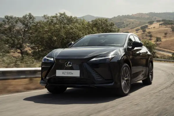 GJAW 2025: Lexus RZ 500e Dilengkapi Teknologi Steer-by-Wheel Pertama di Indonesia