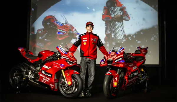 Ducati Memperkenalkan Panigale V4 Márquez 2025 World Champion Replica