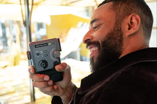 Fujifilm Instax Mini Evo Cinema. (Sumber: Fujifilm)