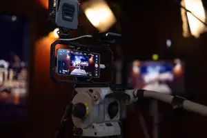 Vivo X300 Ultra memamerkan kemampuan pembuatan video sinematik. (Sumber: Vivo)