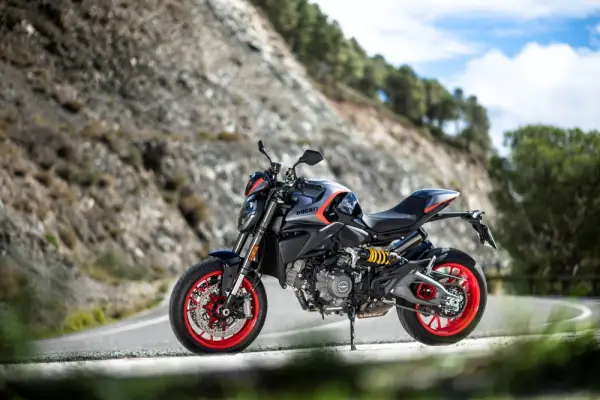 Ducati Monster Tampil dengan Corak Sport Baru, Lebih Gahar