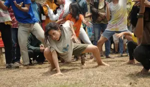 Maudy Ayunda sebagai Laksmi dalam film Para Perasuk. (Sumber: Rekata Studio)