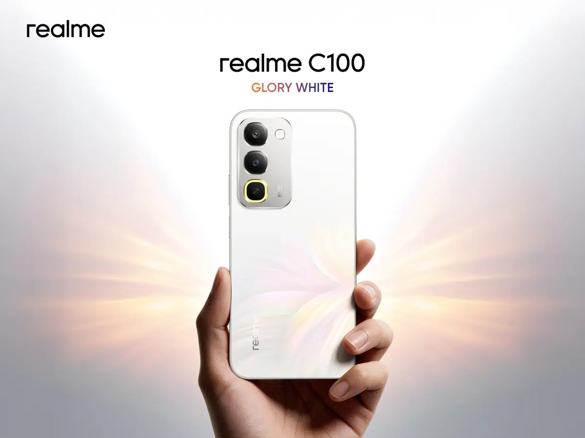 Realme C100 warna Glory White.