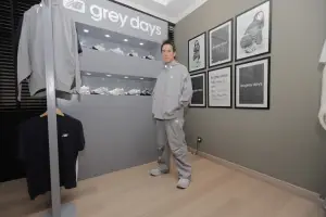 Daniel Mananta dengan koleksi Grey Days dari New Balance. (Sumber: ist)