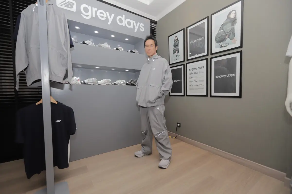Daniel Mananta dengan koleksi Grey Days dari New Balance. (Sumber: ist)
