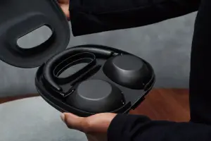 Sony 1000X The Collexion dan wadahnya.