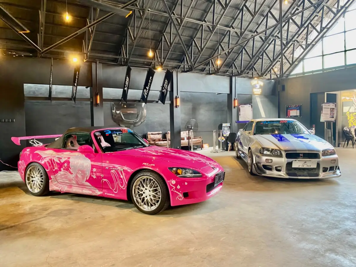 Honda S2000 (kiri) dan Nissan Skyline R34. (Sumber: ist)