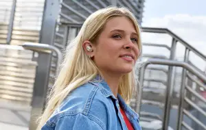 JBL Live 4 Series.
