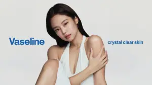 Jennie BLACKPINK menjadi duta merek global untuk Vaseline.