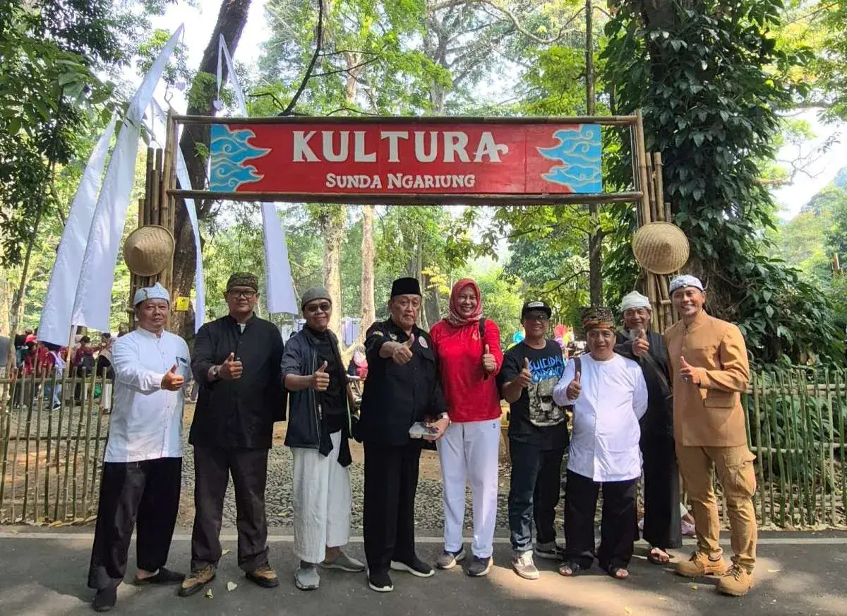 Kultura Sunda Ngariung. (Sumber: kebun raya bogor)
