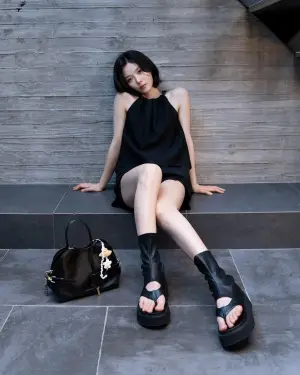 Charles & Keith x Kim You Jung. (Sumber: null)