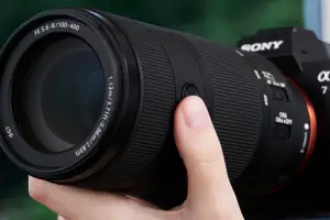 Sony FE 100-400MM F5.6-8 OSS. (Sumber: Sony)
