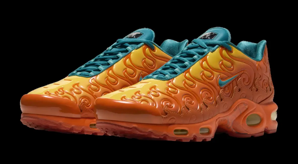Sepatu Nike x One Piece dengan siluet buah iblis Mera Mera No Mi. (Sumber: Nike)